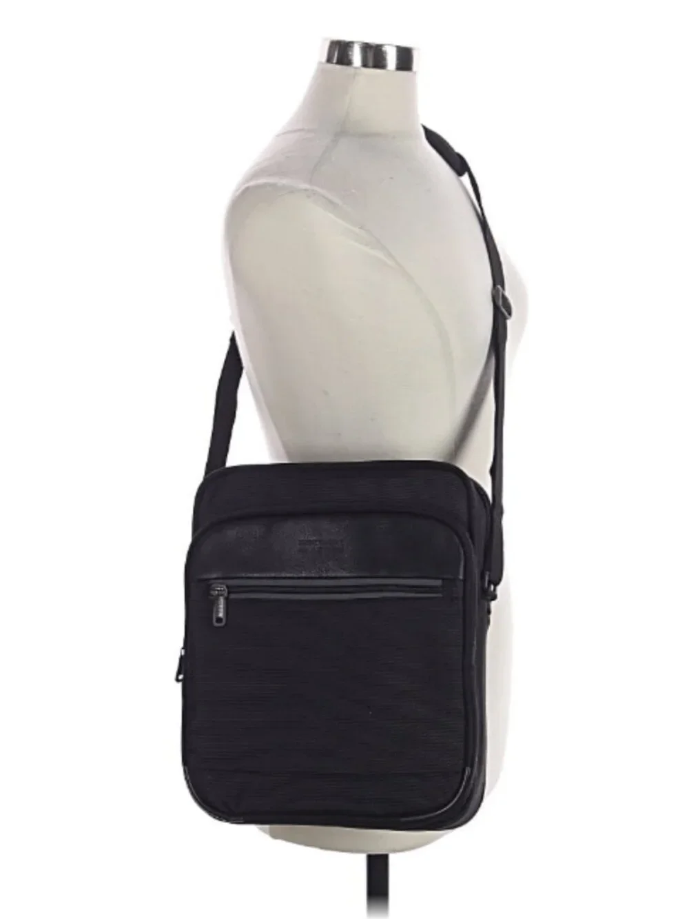 NWOT Kenneth Cole REATION Laptop Bag in Black